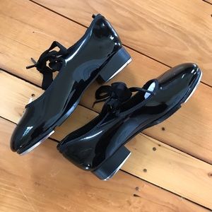 New Capezio Tyette Tap Shoes, size 5W